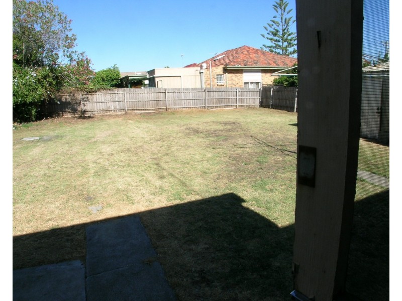 14 Alpine Grove, Pascoe Vale VIC 3044