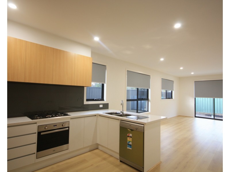 2/10 Langton Street, Glenroy VIC 3046