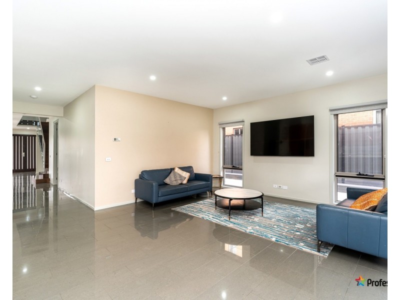 28 Precedence Drive, Craigieburn VIC 3064