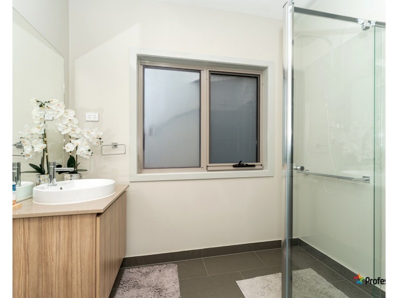 28 Precedence Drive, Craigieburn VIC 3064