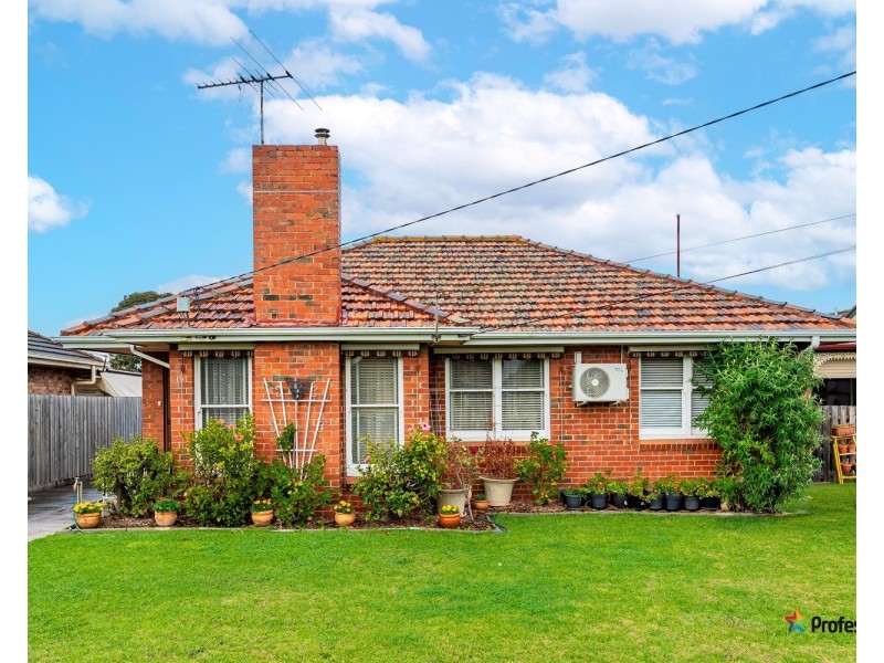13 Moss Court, Glenroy VIC 3046