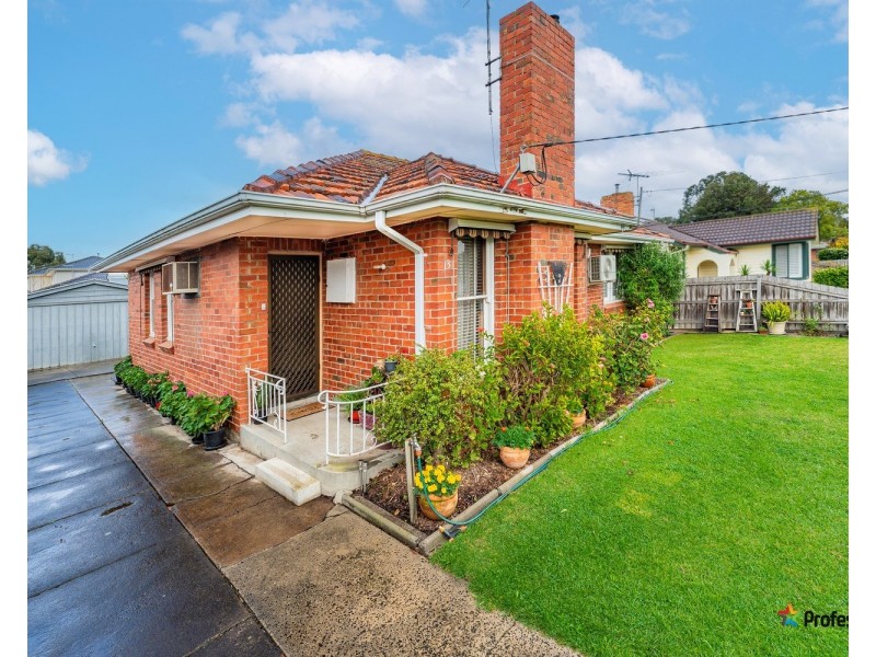 13 Moss Court, Glenroy VIC 3046