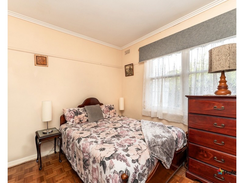 13 Moss Court, Glenroy VIC 3046
