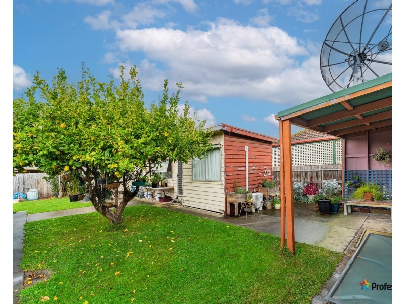 13 Moss Court, Glenroy VIC 3046