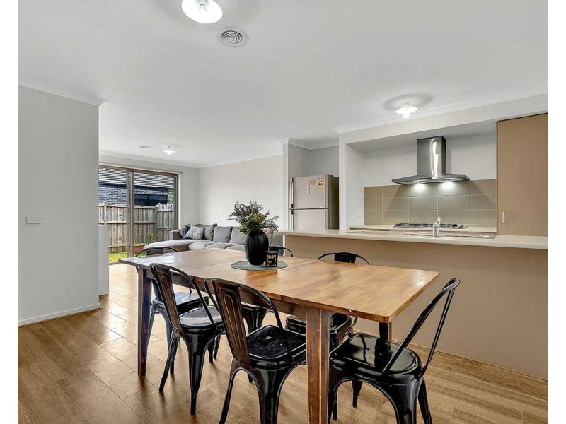 21 Arlington Park Parade, Mickleham VIC 3064