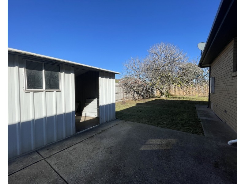 2 Whitehaven Court, Craigieburn VIC 3064