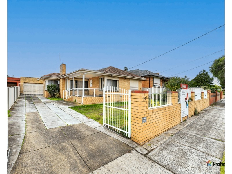 19 Eucra Street, Hadfield VIC 3046