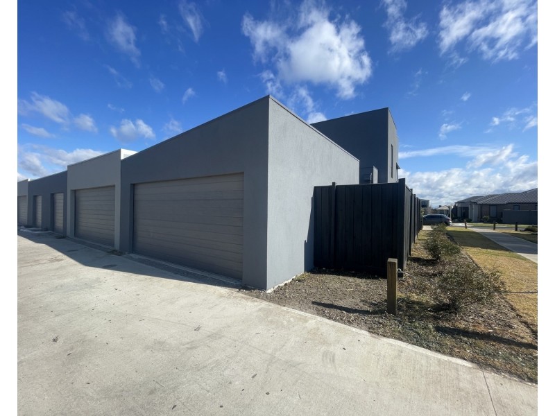38 Hawkesbury Drive, Donnybrook VIC 3064