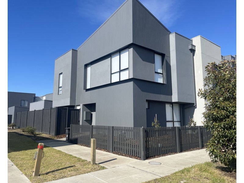 38 Hawkesbury Drive, Donnybrook VIC 3064