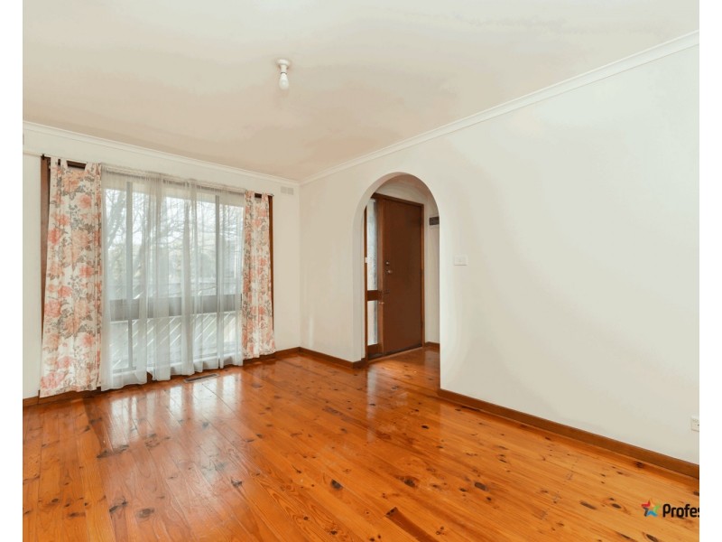 1/24 Gladstone Parade, Glenroy VIC 3046