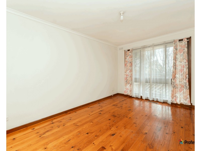 1/24 Gladstone Parade, Glenroy VIC 3046