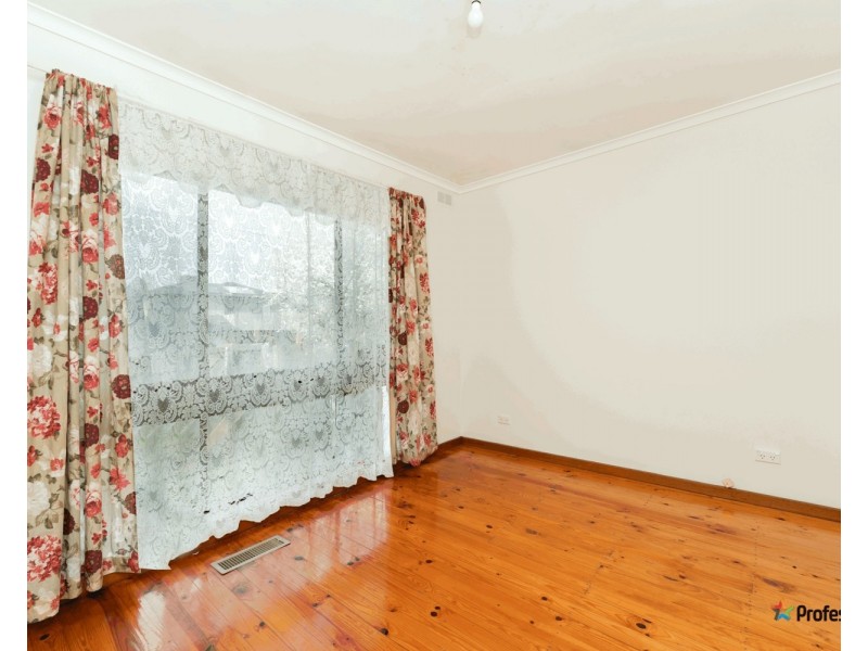 1/24 Gladstone Parade, Glenroy VIC 3046