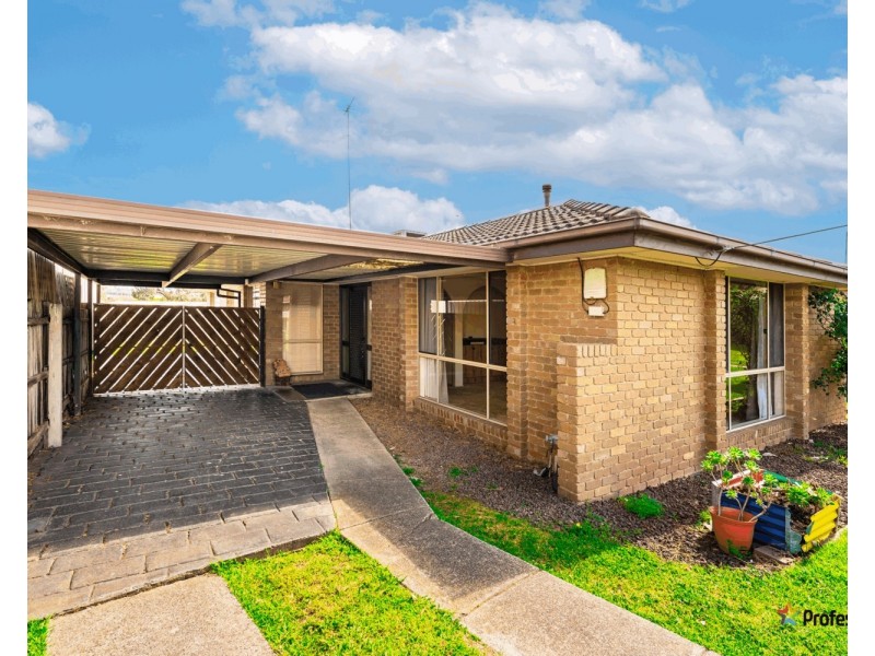 15 Alison Place, Attwood VIC 3049