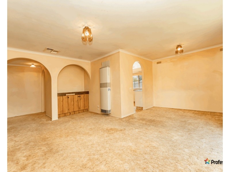 15 Alison Place, Attwood VIC 3049