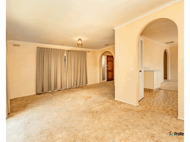15 Alison Place, Attwood VIC 3049
