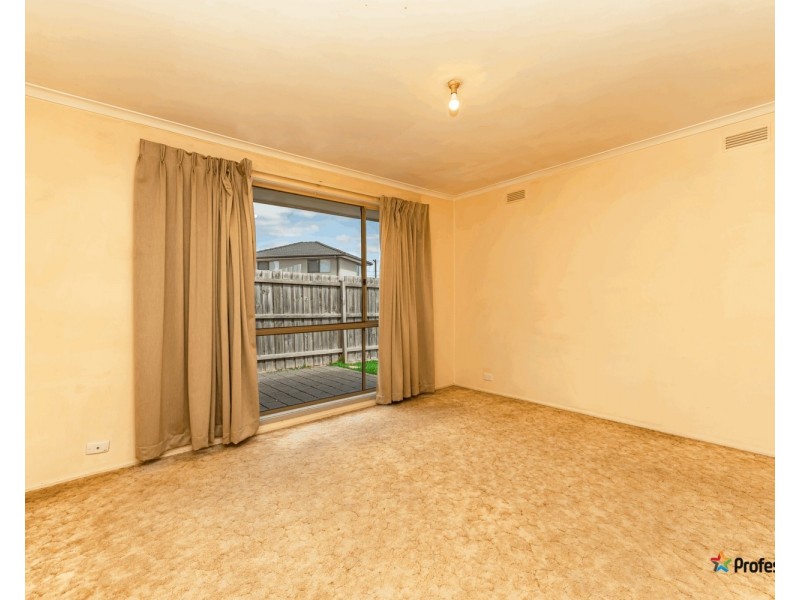 15 Alison Place, Attwood VIC 3049