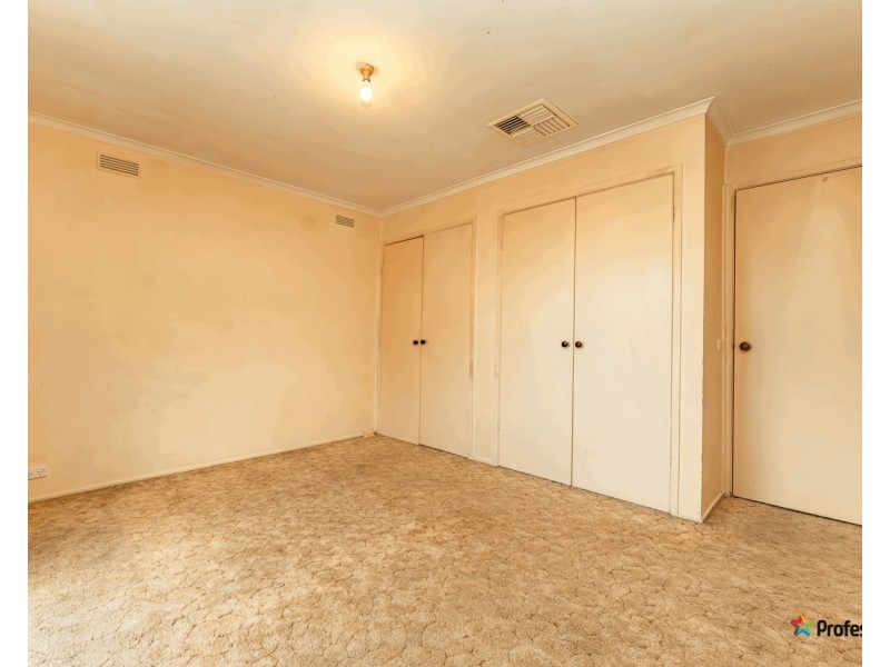 15 Alison Place, Attwood VIC 3049