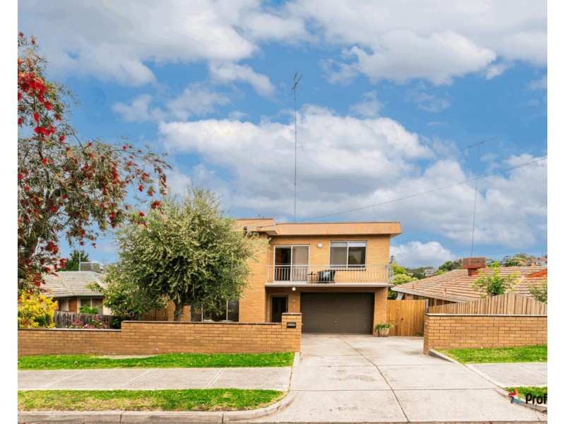 32 Valley Crescent, Glenroy VIC 3046