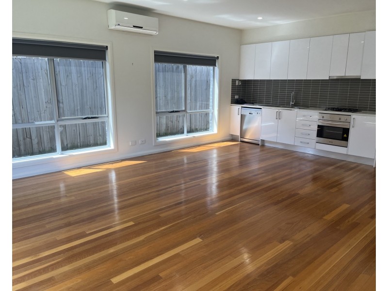 8/21 Watt Avenue, Oak Park VIC 3046