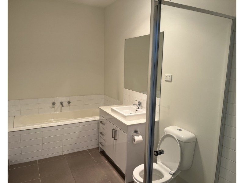 8/21 Watt Avenue, Oak Park VIC 3046