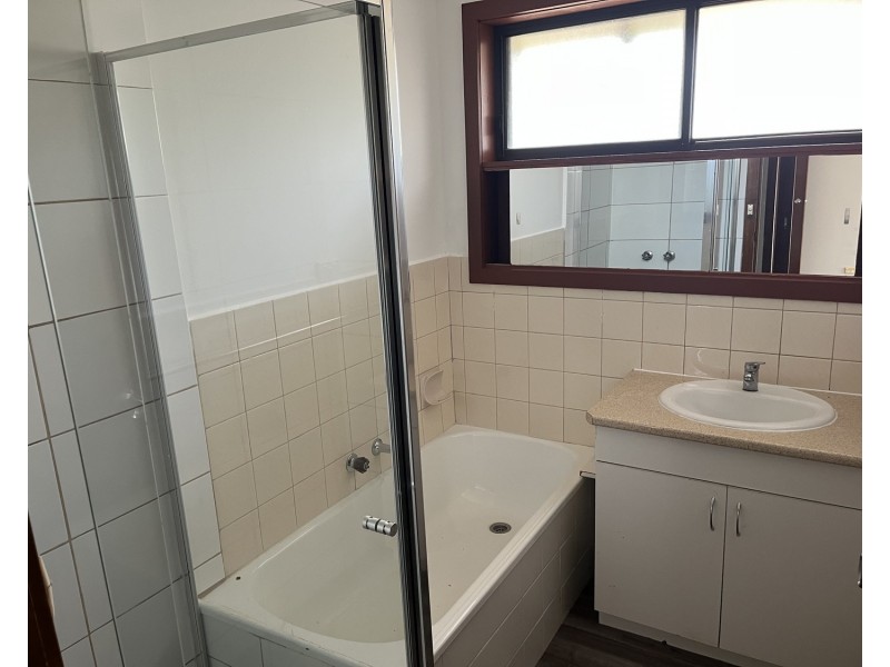 4/34 Gladstone Parade, Glenroy VIC 3046