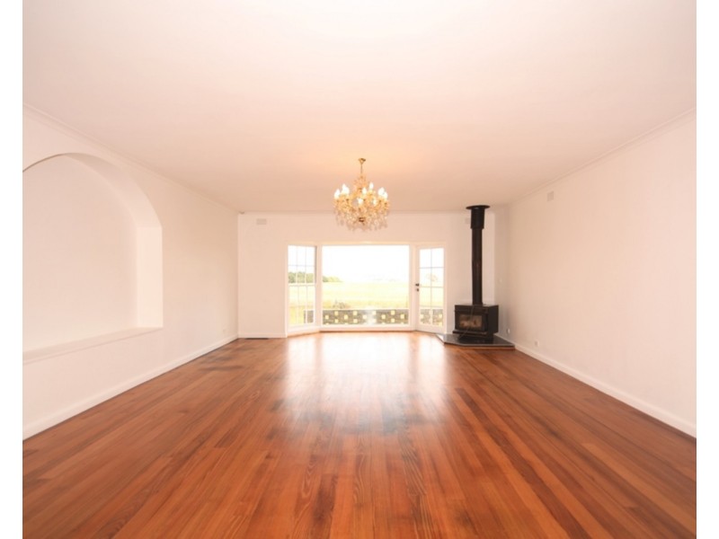 125 Konagaderra Road, Oaklands Junction VIC 3063