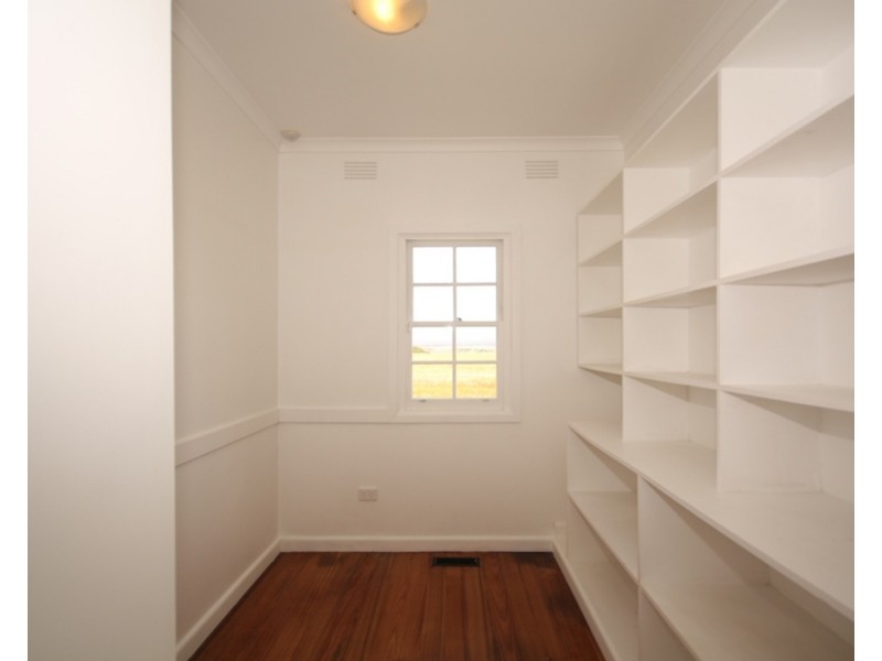 125 Konagaderra Road, Oaklands Junction VIC 3063