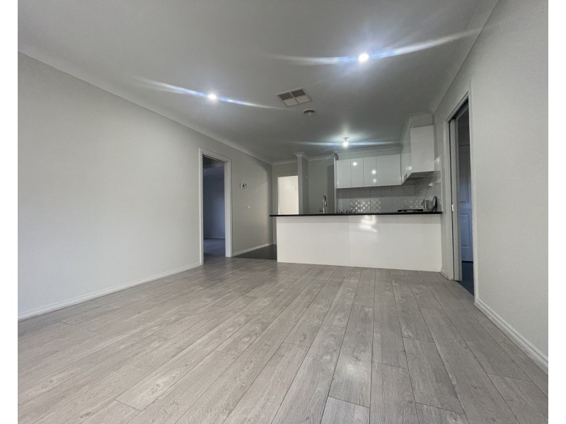 16/4-16 Melaleuca Drive, Meadow Heights VIC 3048