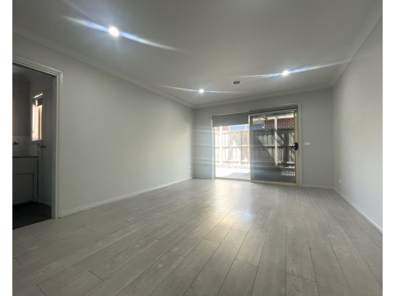 16/4-16 Melaleuca Drive, Meadow Heights VIC 3048
