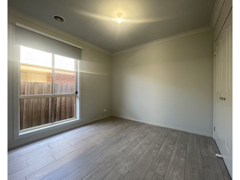 16/4-16 Melaleuca Drive, Meadow Heights VIC 3048