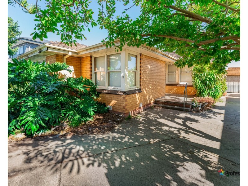 5 Augustine Terrace, Glenroy VIC 3046