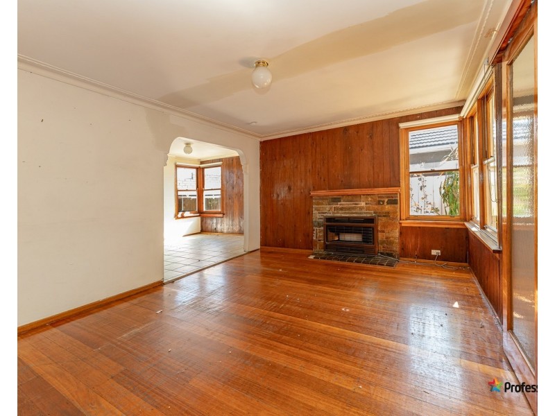 5 Augustine Terrace, Glenroy VIC 3046