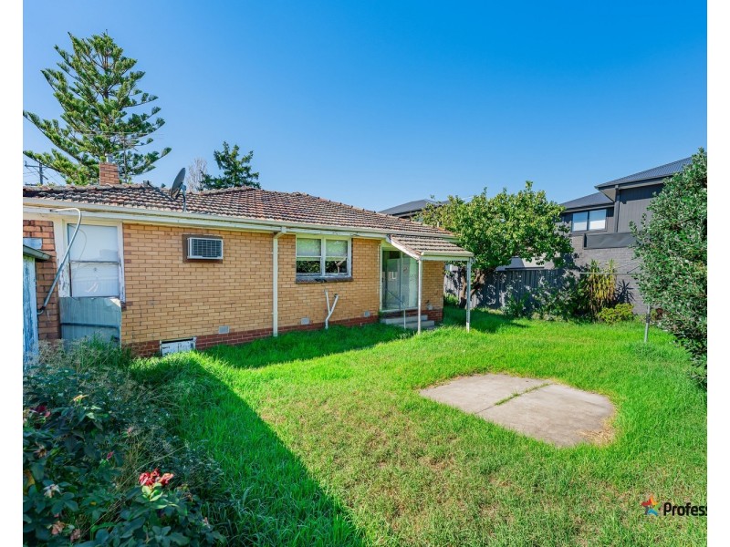 5 Augustine Terrace, Glenroy VIC 3046