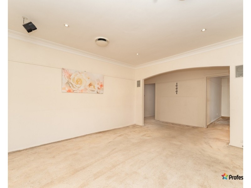36 Bayview Road, Glenroy VIC 3046