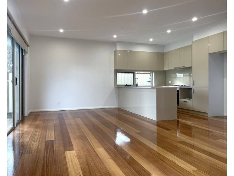 2/29  Augustine Terrace, Glenroy VIC 3046