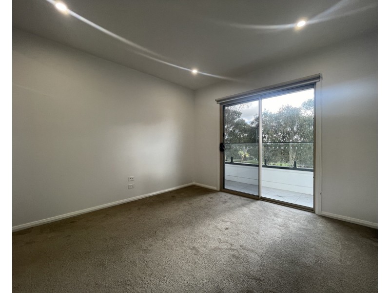 2/29  Augustine Terrace, Glenroy VIC 3046