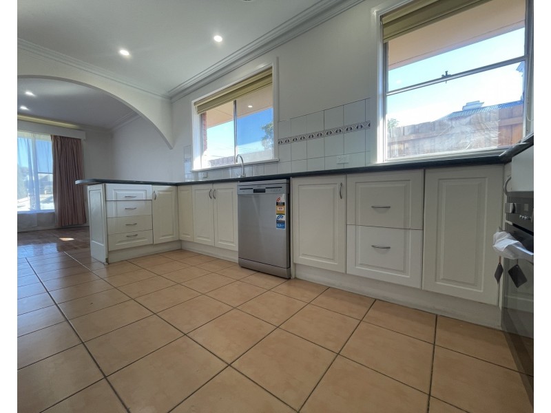 32 Finchley Avenue, Glenroy VIC 3046