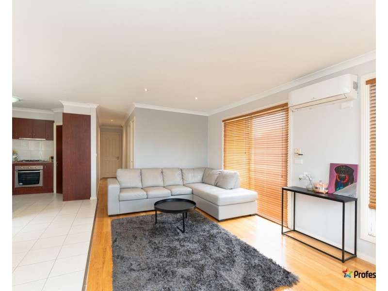 1/4-8 Mladen Court, Coolaroo VIC 3048