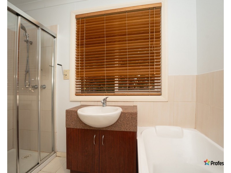 1/4-8 Mladen Court, Coolaroo VIC 3048