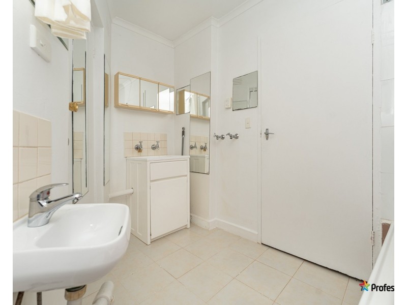 2/23A Becket Street South, Glenroy VIC 3046