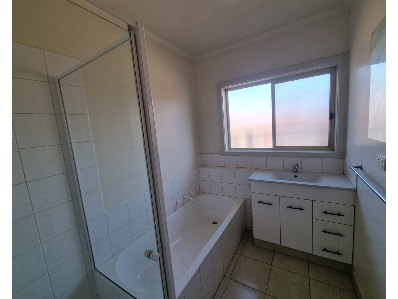 49 Station Road, Oak Park VIC 3046