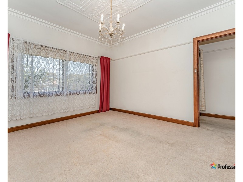 73 West Street, Hadfield VIC 3046