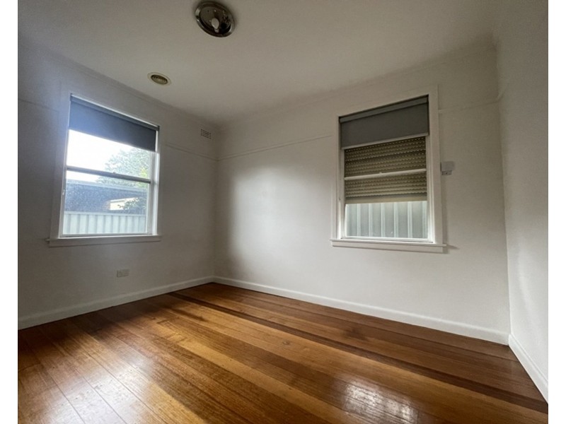 1 Emu Parade, Jacana VIC 3047
