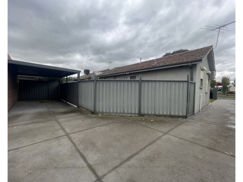 1 Emu Parade, Jacana VIC 3047