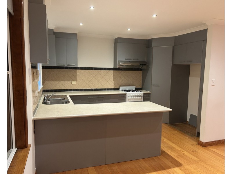 1 Emu Parade, Jacana VIC 3047