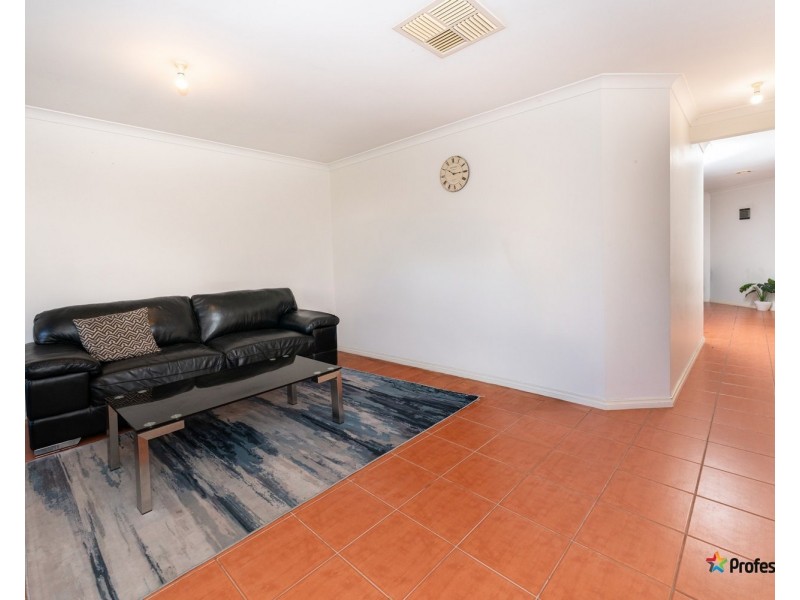 42 Salween Crescent, Roxburgh Park VIC 3064