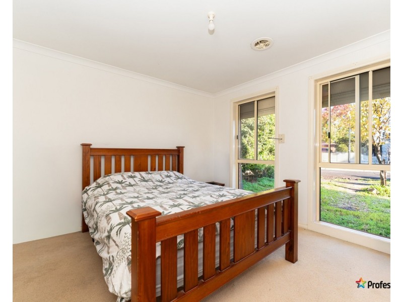 42 Salween Crescent, Roxburgh Park VIC 3064