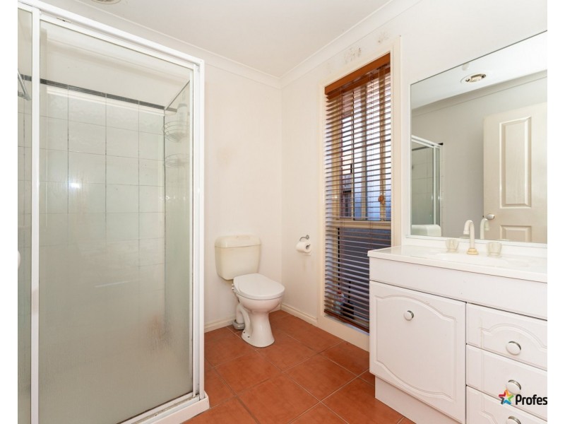 42 Salween Crescent, Roxburgh Park VIC 3064