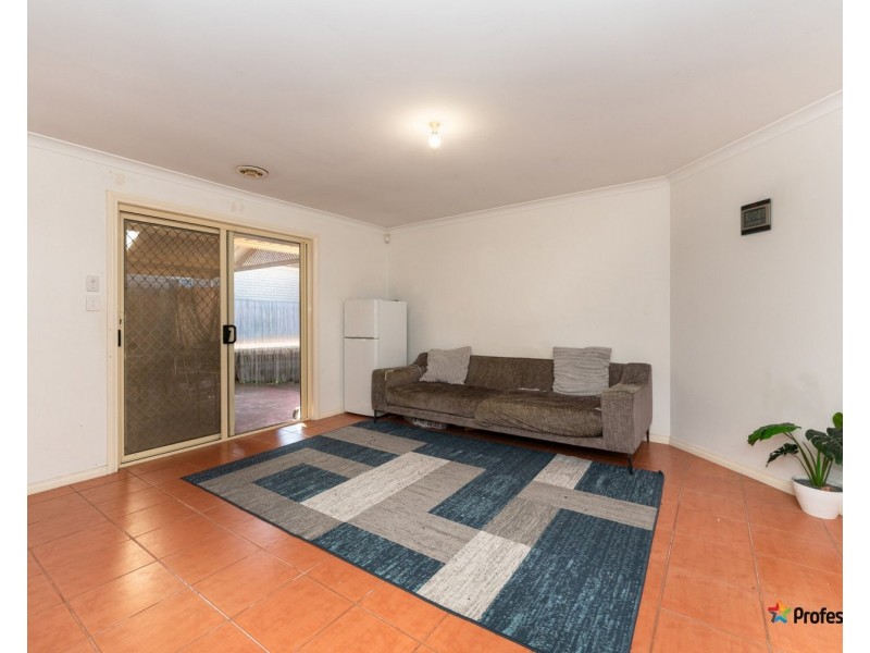 42 Salween Crescent, Roxburgh Park VIC 3064