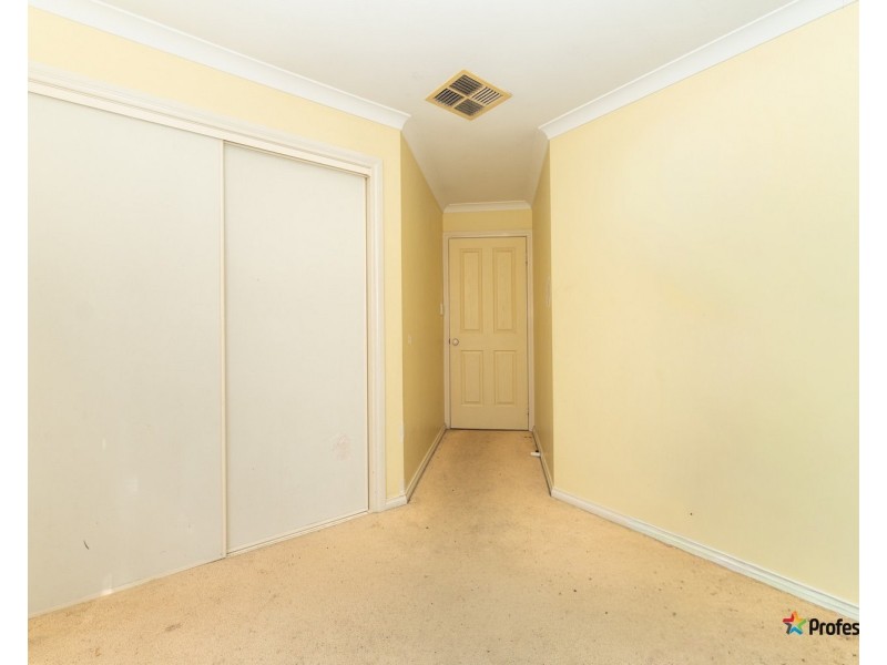 42 Salween Crescent, Roxburgh Park VIC 3064